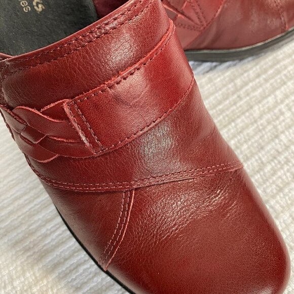 Clarks Red Leather Comfortable Clogs Size 7.5 - Picture 2 of 13